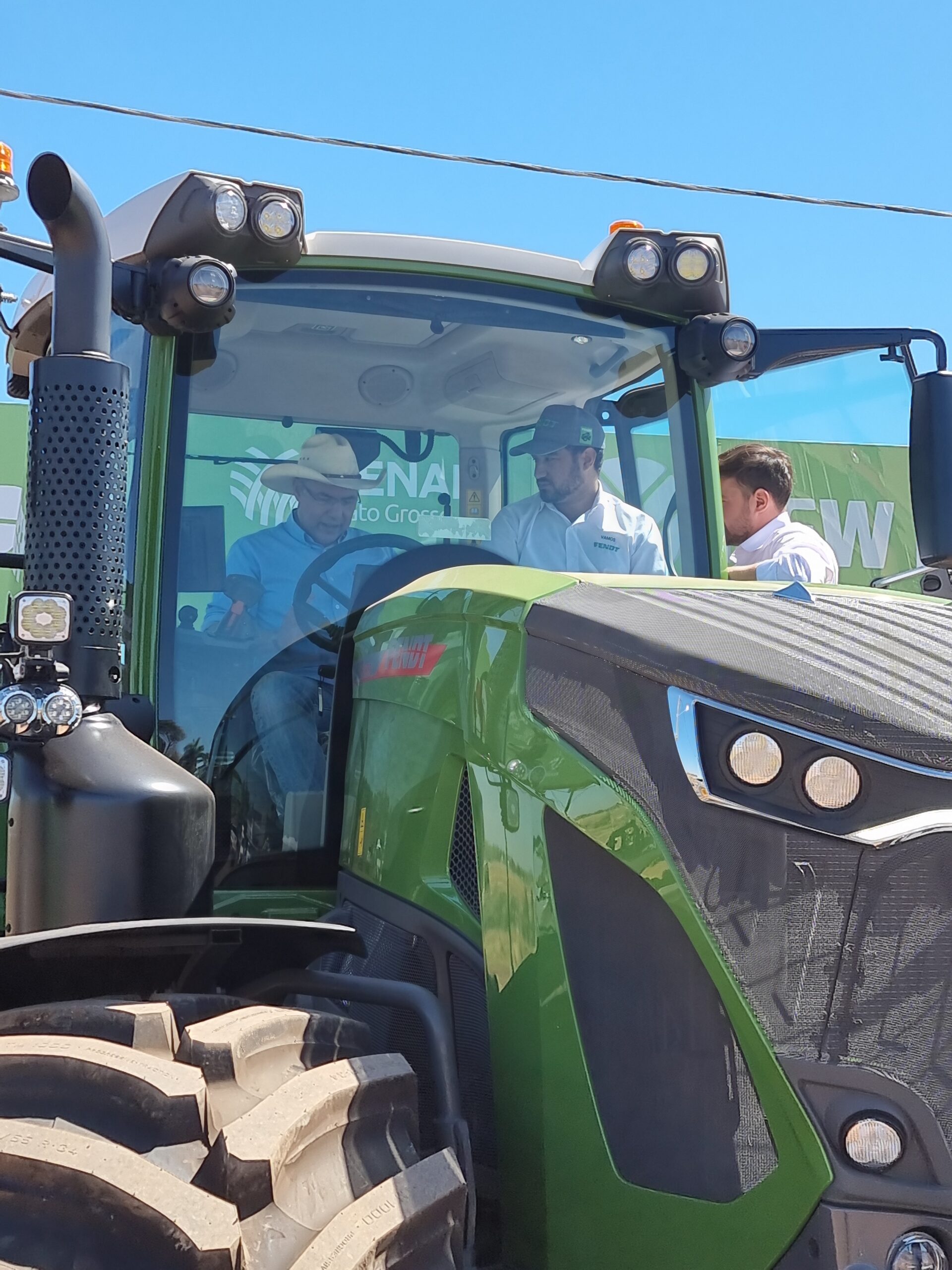 Instrutores do Senar-MT recebem capacitação da FENDT